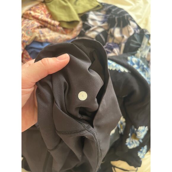 Lululemon Final Play Crop *23" Joggers in Black - Picture 7 of 7